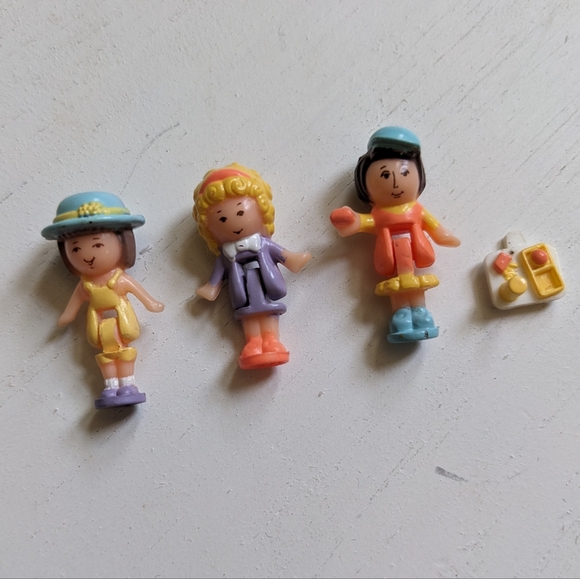 Vintage 1992 Polly Pocket Bluebird Purple Restaurant and Three Figurines - Picture 3 of 8